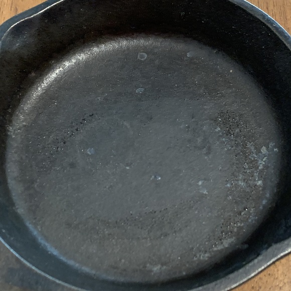 Vintage Cast Iron Skillet SK 3 Notch Dual Spout - Picture 9 of 12